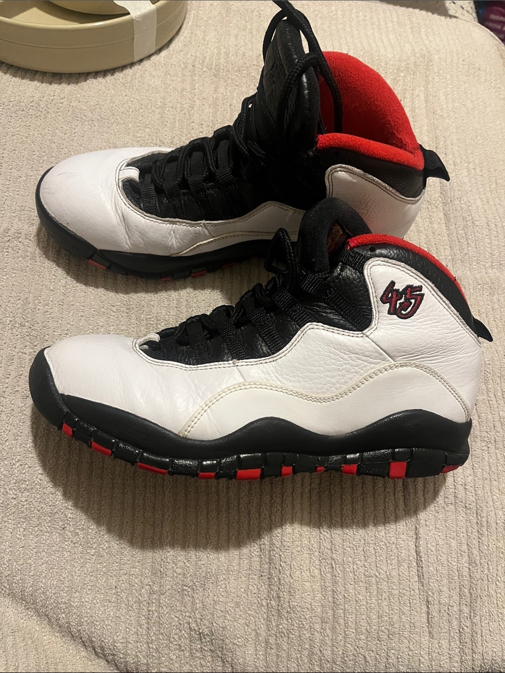 Michael Jordan “45” Vintage White Black and Red High-Top size 8 2014